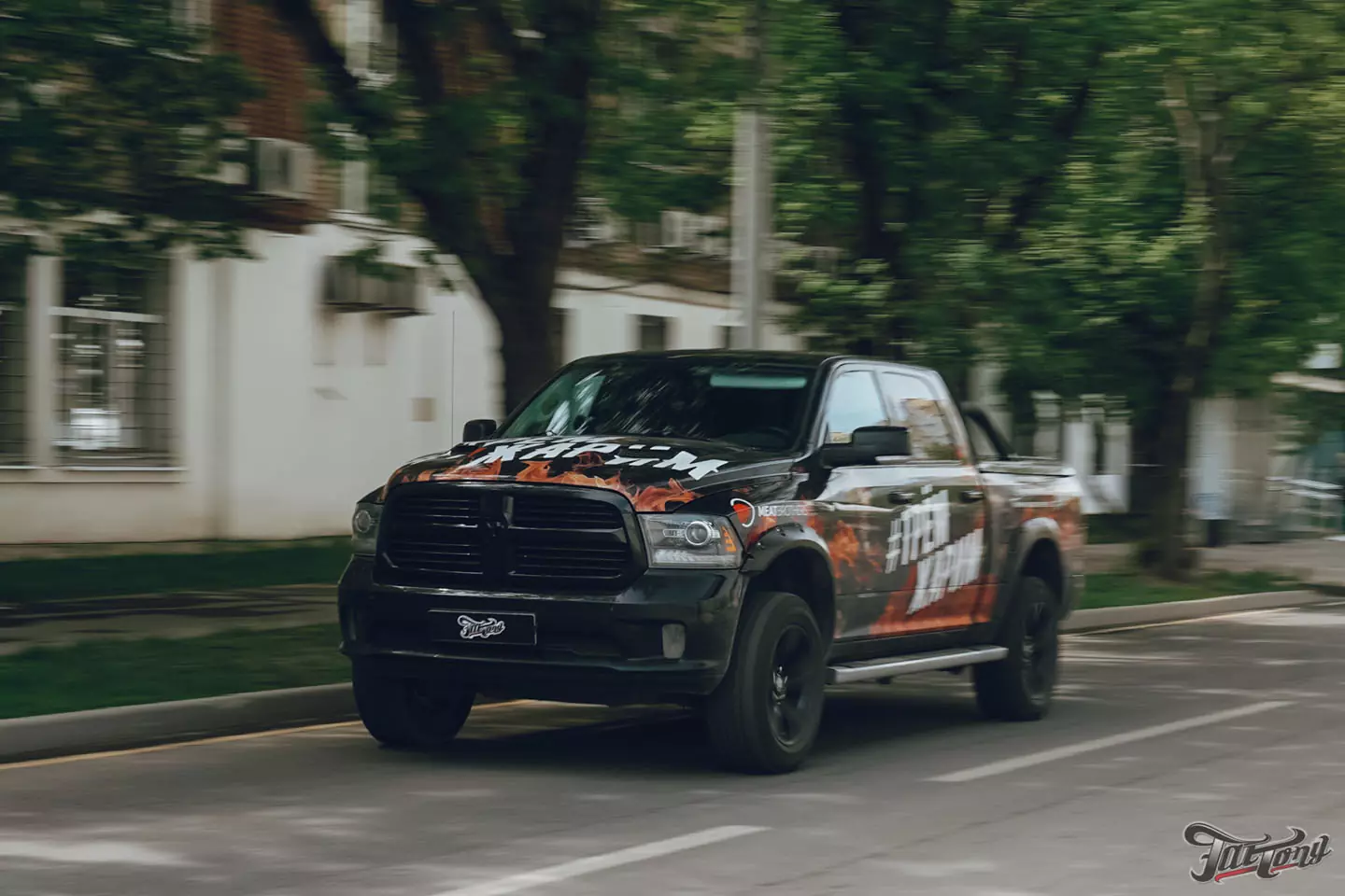 Построили выхлопную систему на RAM 1500 для MEATBROTHERS